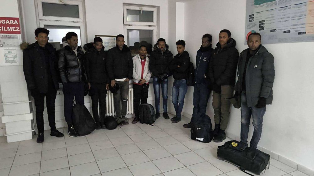 1 haftada 160 kaçak göçmen ve 6 organizatör şüphelisi yakalandı