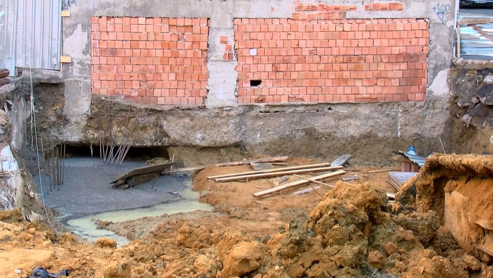 Temel kazısında tahliye edilen bina sakini: Söylememize rağmen iki bodrum aşağıya inilmiş