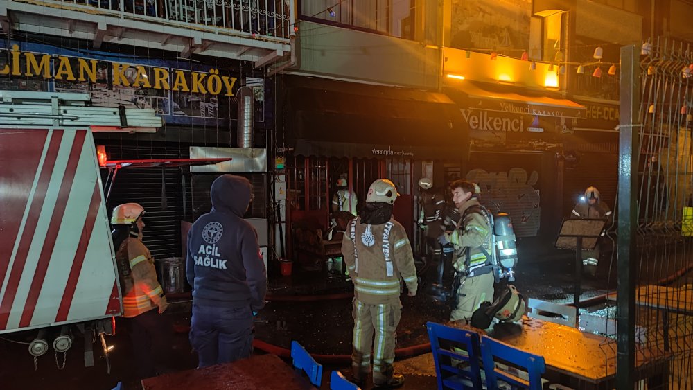 Beyoğlu'ndaki otelde yangın çıktı