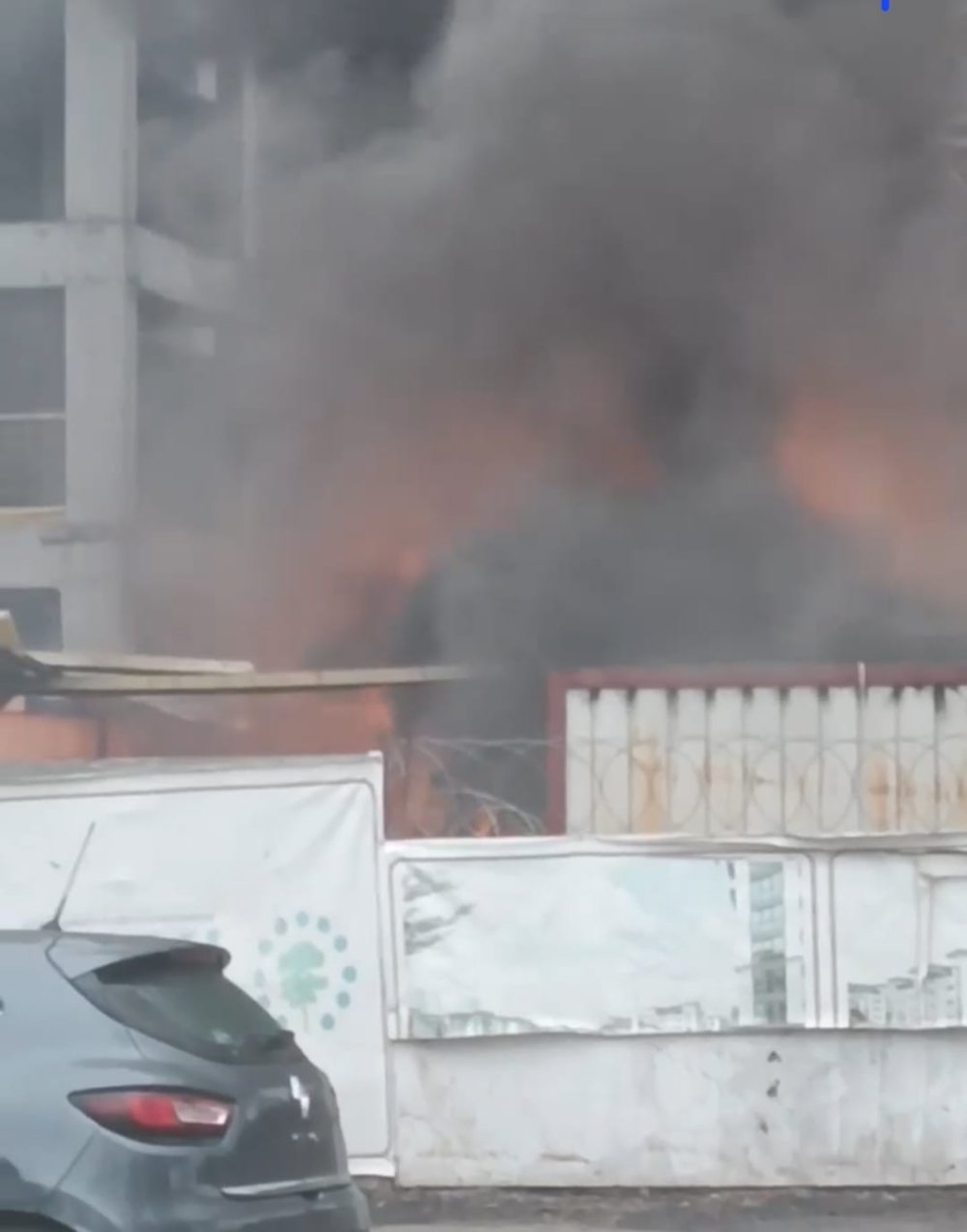 İşçilerin kaldığı konteynerde yangın: Çok sayıda itfaiye sevk edildi