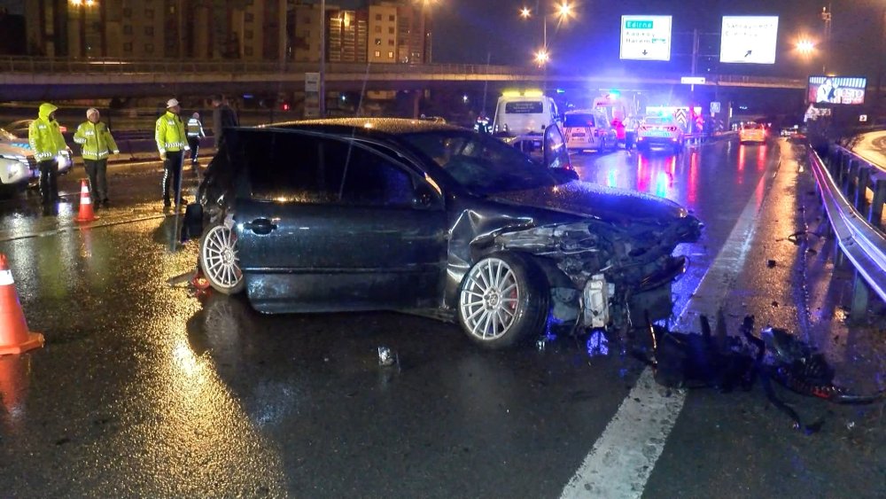 Ataşehir'de zincirleme kaza: araçlara çarpan şoför alkollüymüş