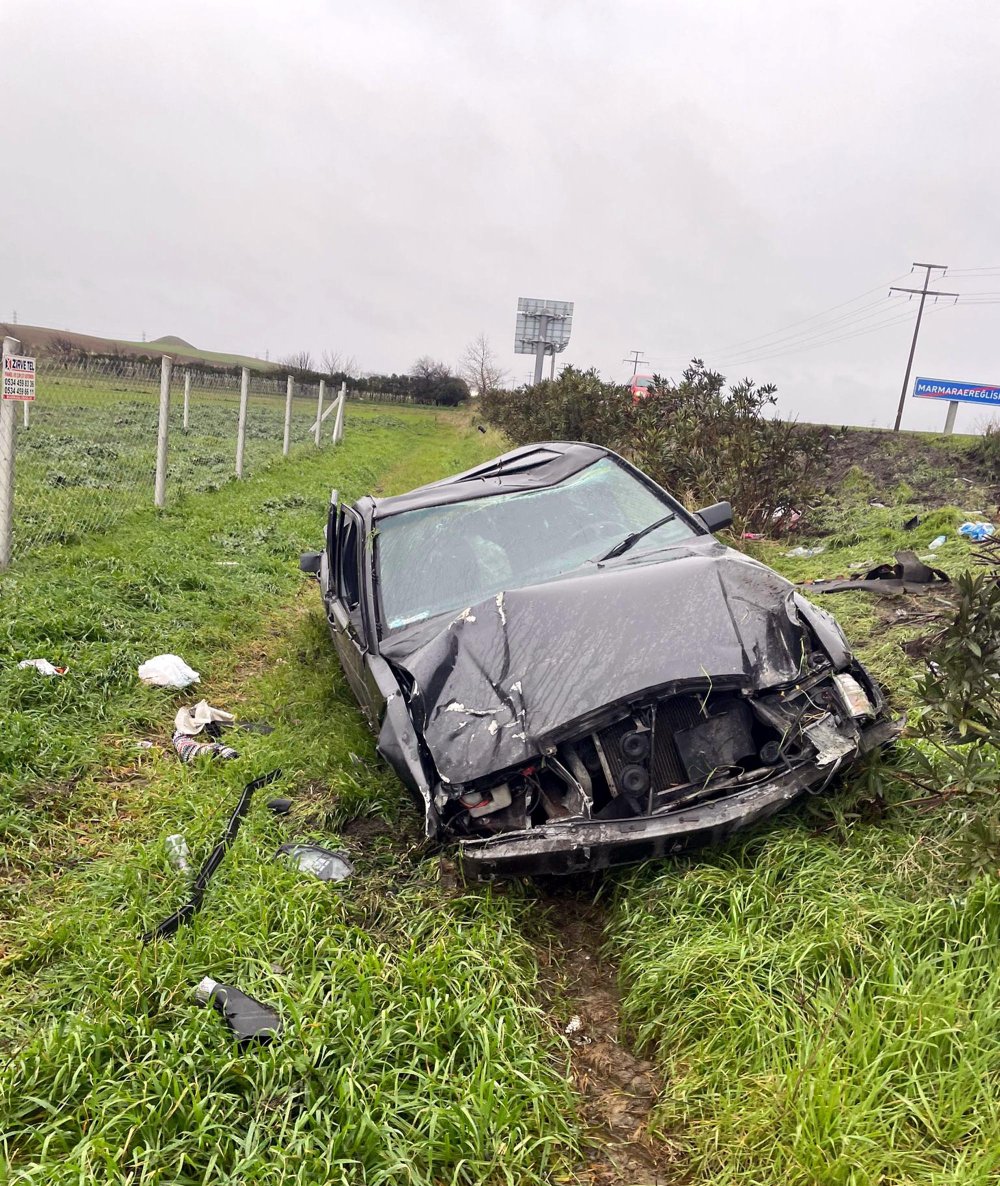 Otomobil şarampole savruldu: 1 kişi hayatını kaybetti