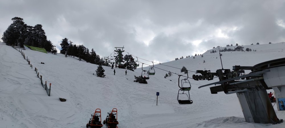 Kayak merkezinde korku dolu anlar: 40 tatilci telesiyejde mahsur kaldı