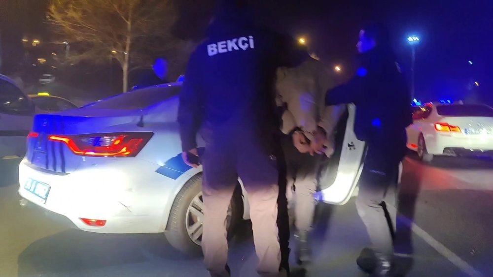 İki grup arasında çıkan kavgada polis memuru yaralandı