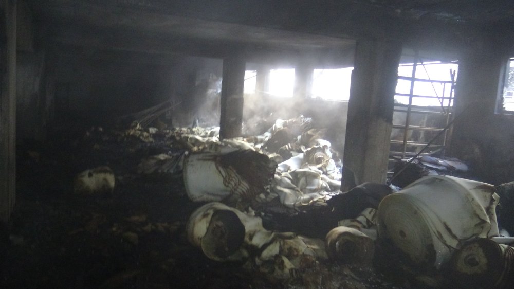 Avcılar'da fabrika yangını: Hasar günün aydınlanmasıyla ortaya çıktı