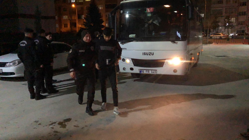 Bursa'da Suriyeli kaçak göçmenler yakalandı