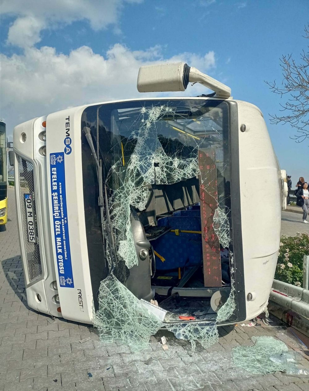 Feci kaza! Halk otobüsü devrildi: Çok sayıda yaralı var
