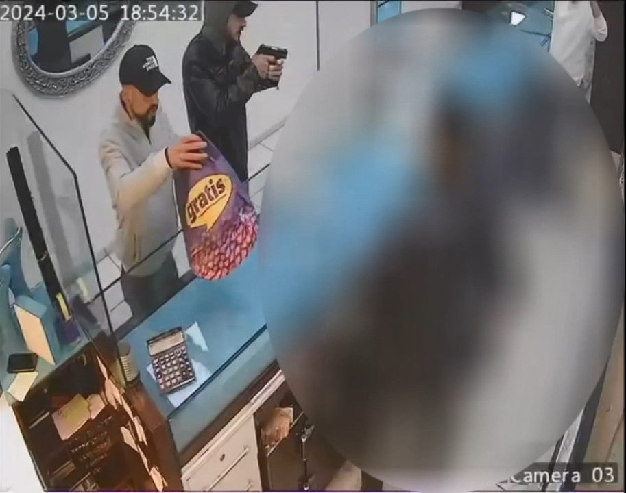 Döviz satış bürosundaki soygun kamerada