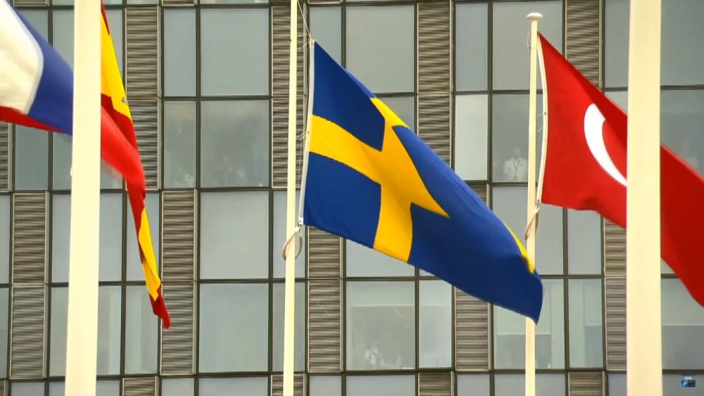 İsveç, NATO’ya resmen katıldı