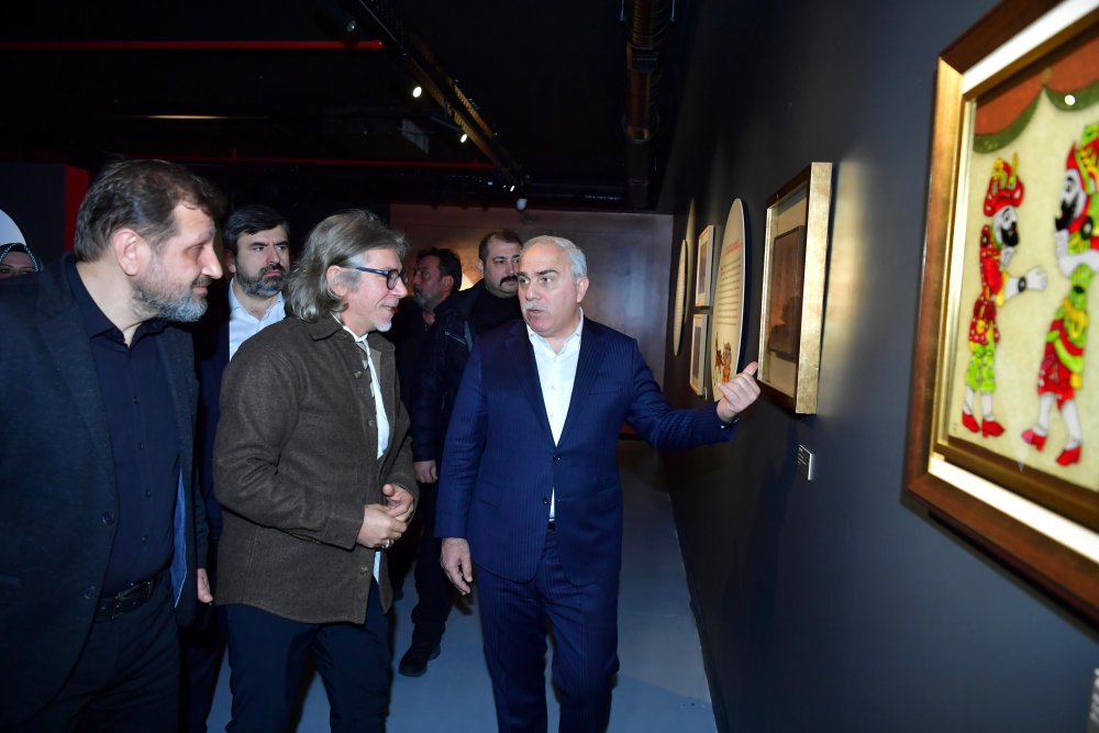 Fatih’te Karagöz sergisi açıldı