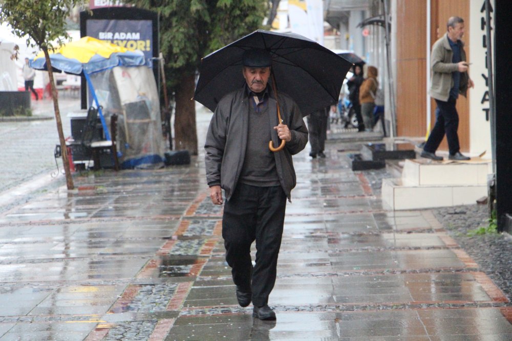 MGM'nin uyarılarının ardından Edirne'de sağanak yağış etkili oldu