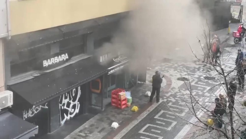 Kadıköy’deki iş yerinde yangın çıktı