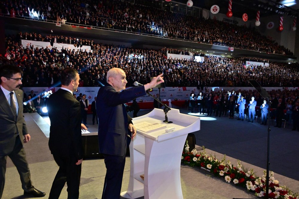 Bahçeli'den Erdoğan'a: Ayrılamazsın, Türk milletini yalnız bırakamazsın!