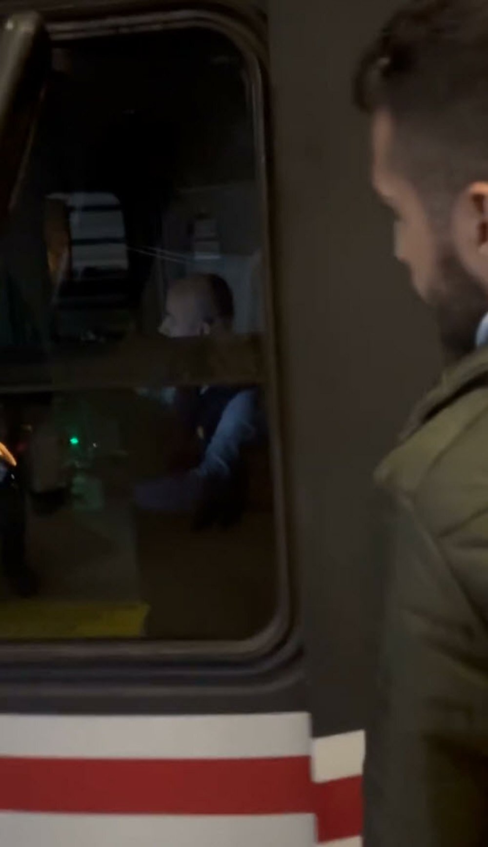 Metroda vatman kabinine tekmeli saldırı