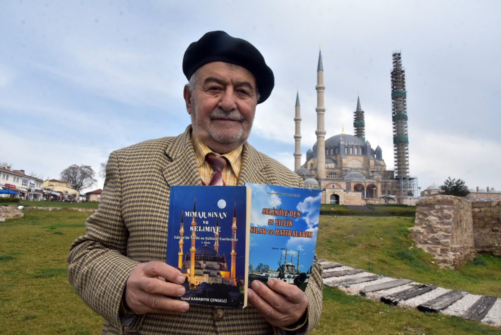 Selimiye'nin emekli müezzini anılarını kitapta topladı