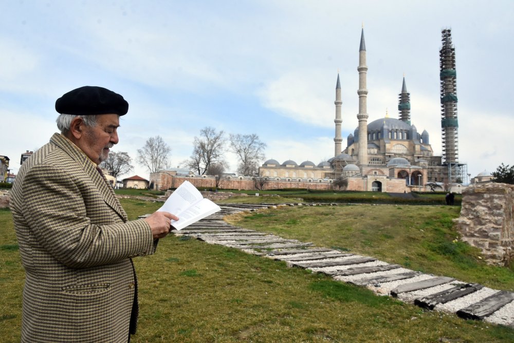 Selimiye'nin emekli müezzini anılarını kitapta topladı