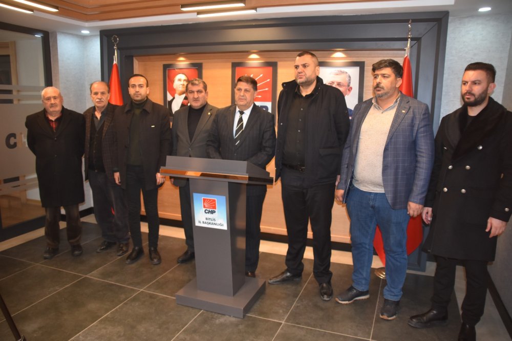 CHP'nin belediye başkan adayı AK Parti'ye geçti: 'Miting saatim DEM Parti'ye satıldı'