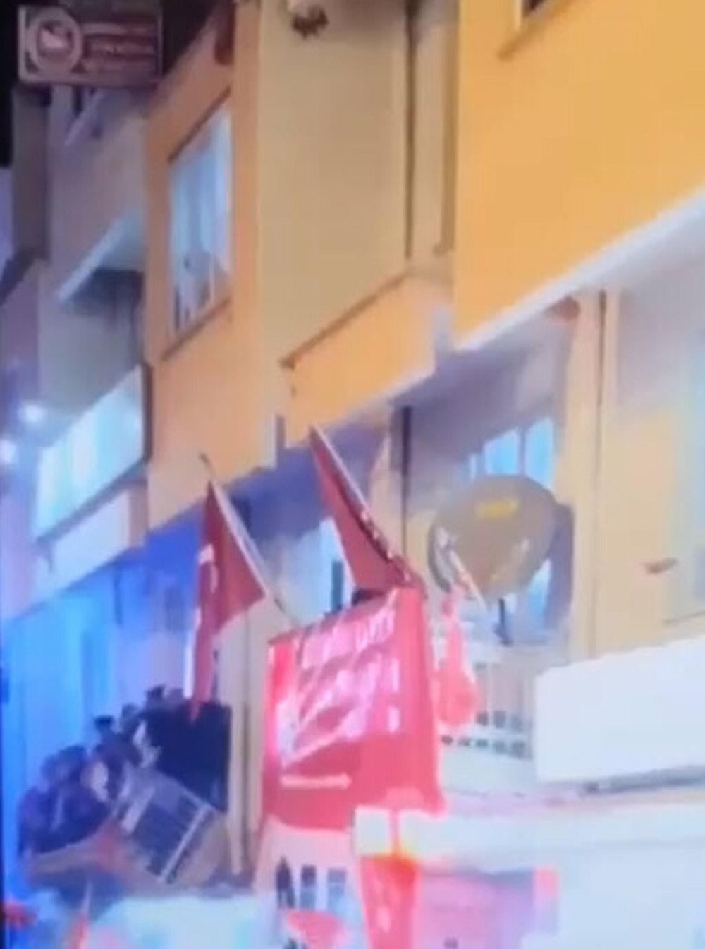 CHP binasında balkon çökmesiyle yaralanan kurul üyesi kurtarılamadı