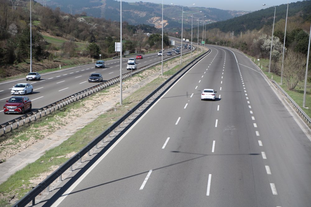 Anadolu Otoyolu'nda bayram trafiği hızla azaldı