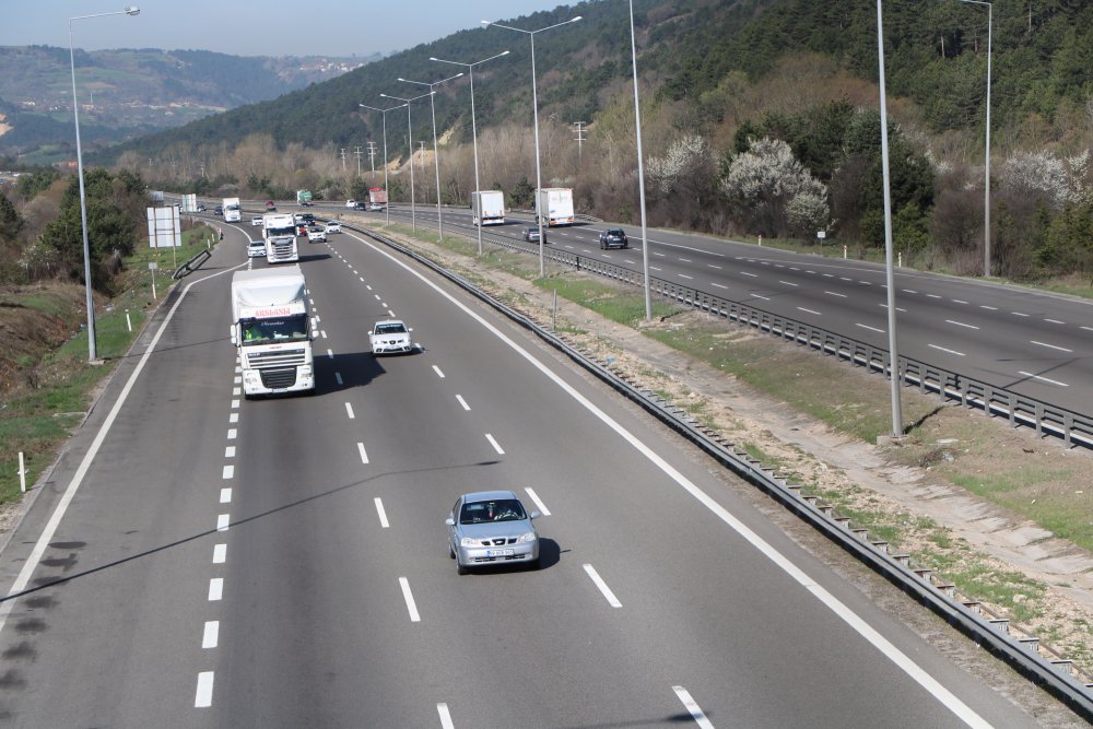 Anadolu Otoyolu'nda bayram trafiği hızla azaldı