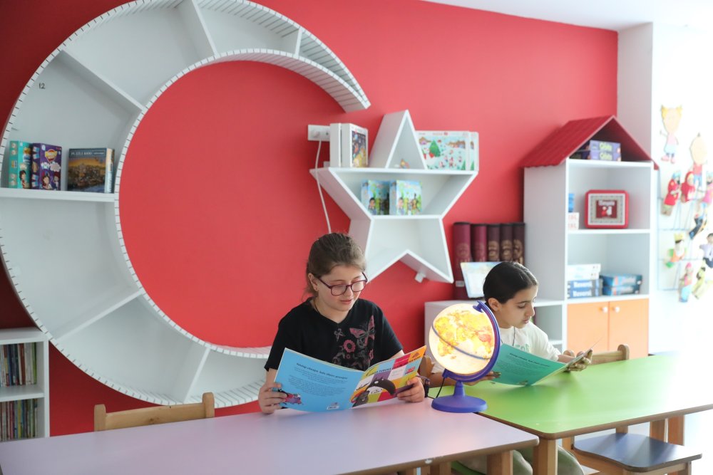 Sultangazi'de hem öğretici hem eğlenceli 'çocuk kütüphanesi'