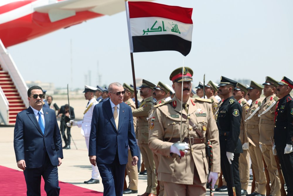 Cumhurbaşkanı Erdoğan, Bağdat’ta: Sudani resmi törenle karşıladı