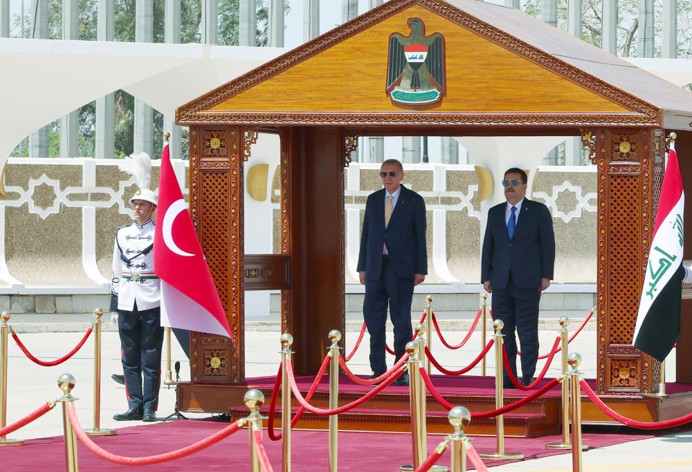 Cumhurbaşkanı Erdoğan, Bağdat’ta: Sudani resmi törenle karşıladı
