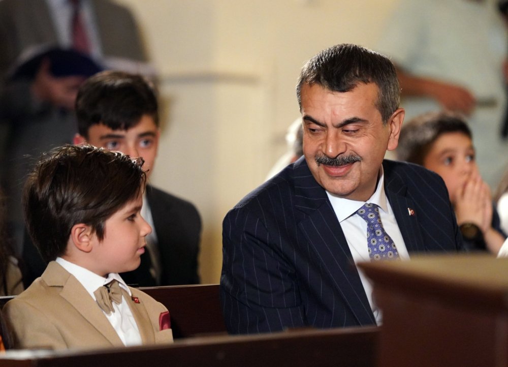 MEB Bakanı Tekin, 81 ilden gelen çocuklarla temsili meclis oturumunu izledi