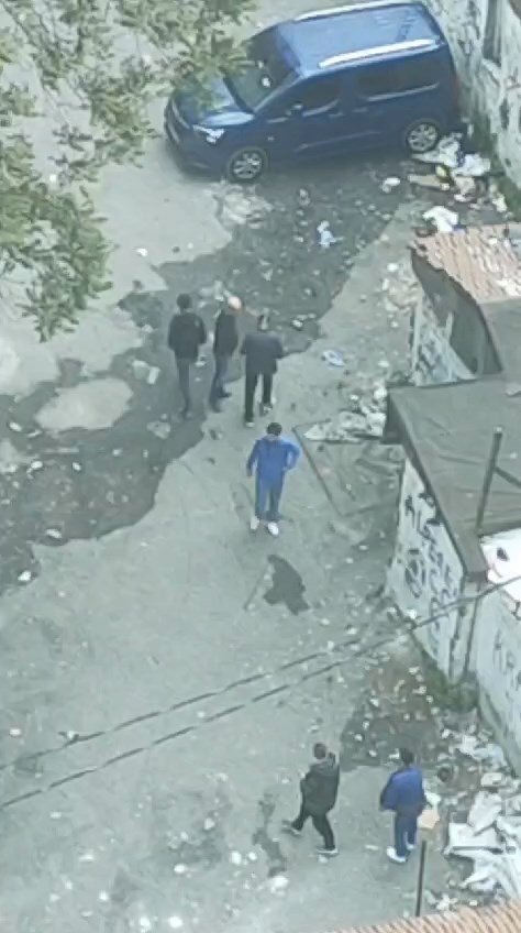 Gaziosmanpaşa'da uyuşturucu satanken görüntülenen şüpheli yakalandı