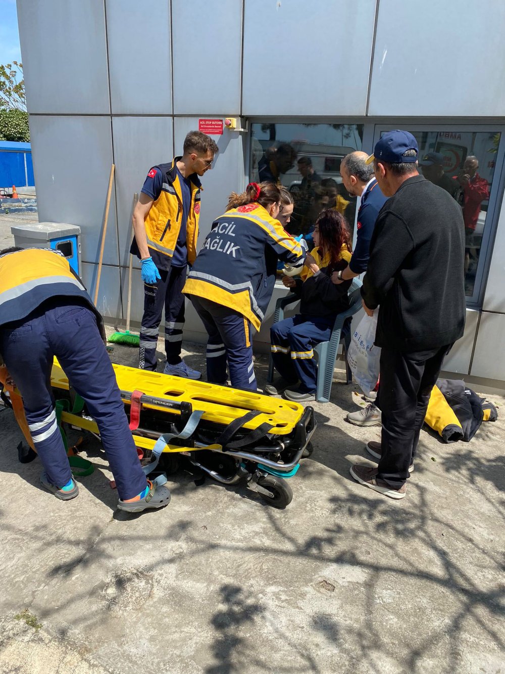 İstanbul'da deniz taksi ile kano çarpıştı : Yaralılar var