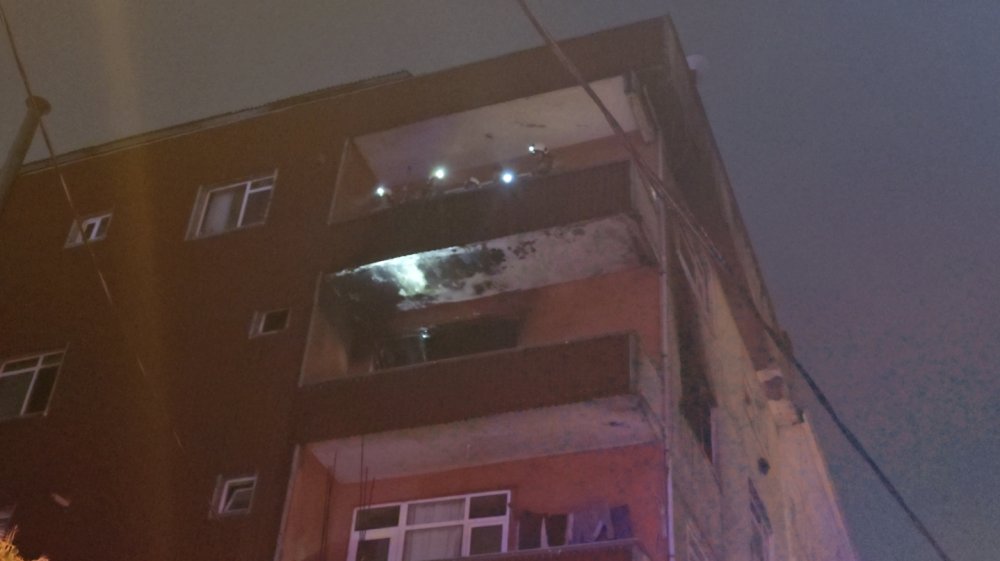 Ataşehir'de bulunan bir dairede yangın çıktı