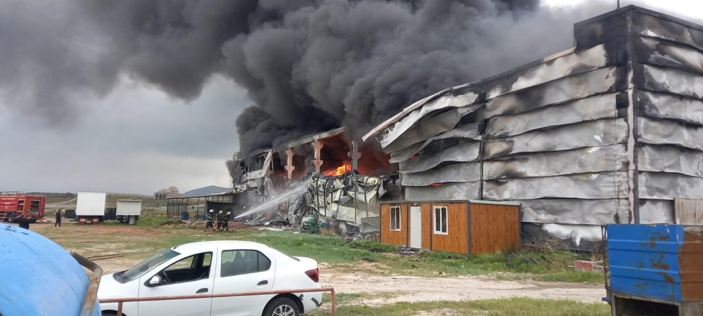 Aksaray'daki yağ fabrikasında dev yangın! Olay yerine çok sayıda ekip sevk edildi