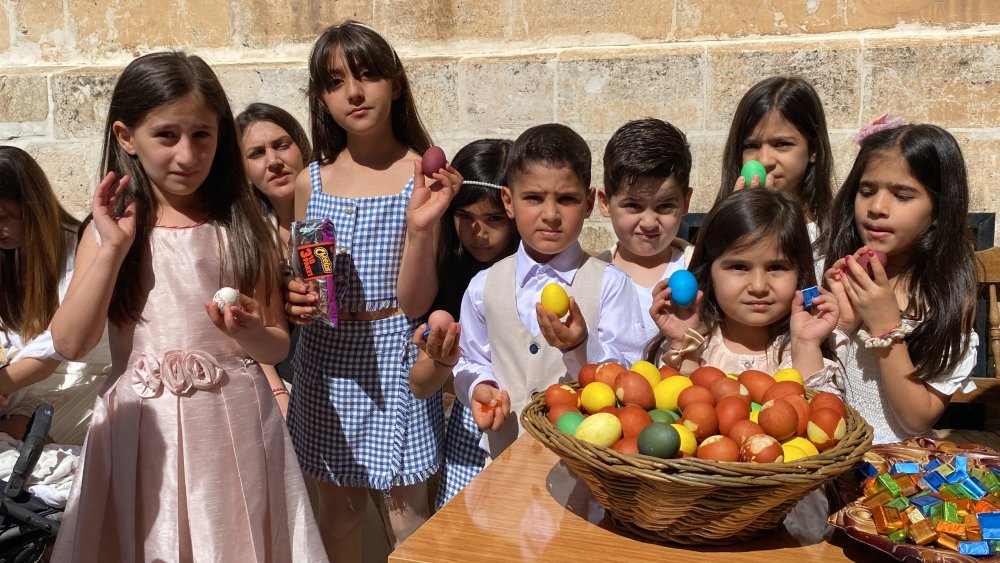 Mardin'de Süryaniler bir araya gelerek Paskalya Bayramı'nı kutladı