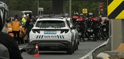 İstanbul'da motosikletli polis ekibi kaza yaptı: 2 polis yaralı