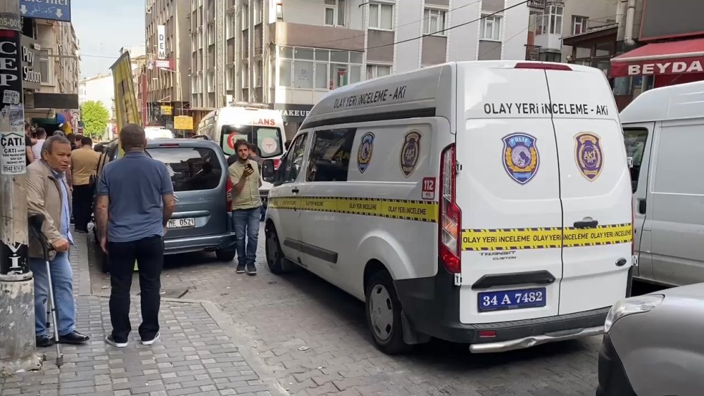 İstanbul'da oyun salonuna uzun namlulu silahla saldırı: 18 yaşındaki çalışan hayatını kaybetti