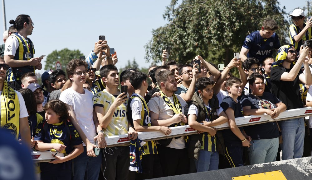 Fenerbahçeli teknik direktör Jose Mourinho İstanbul’a iniş yaptı