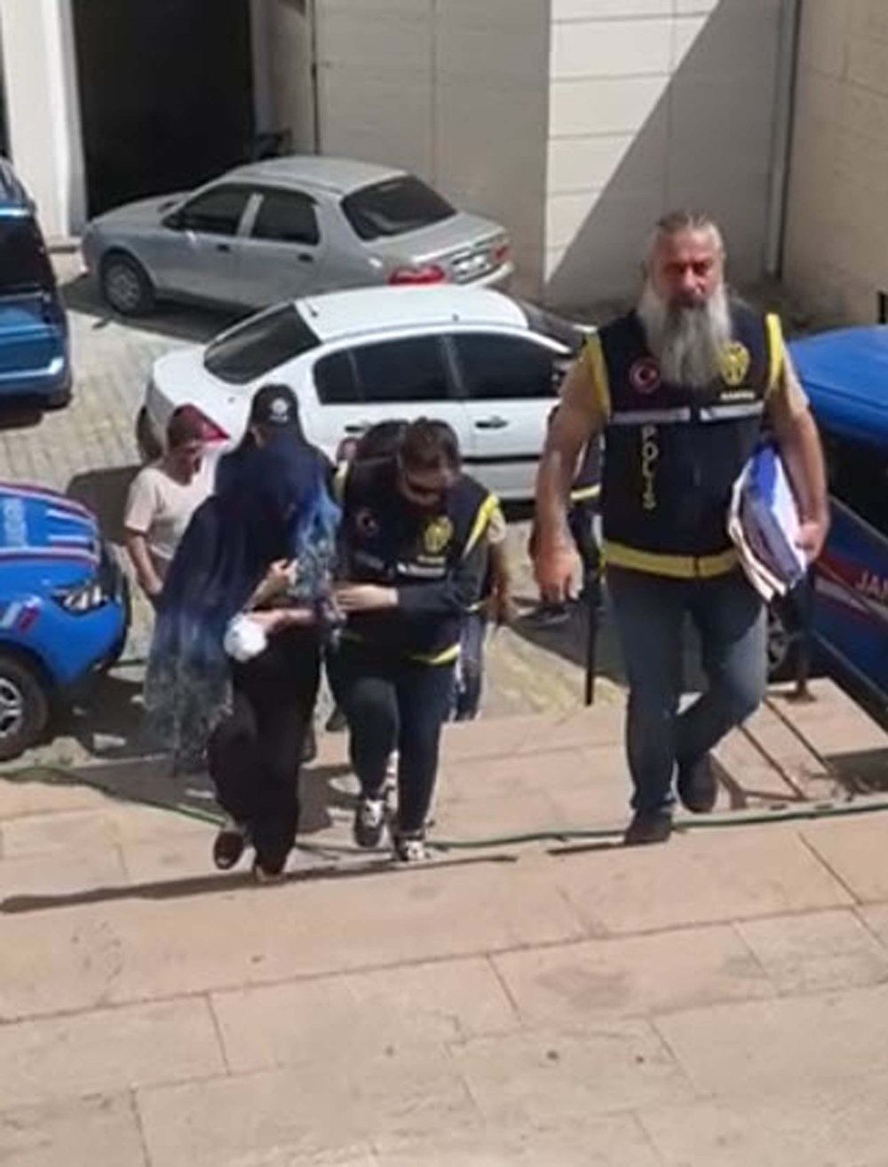 Balıkesir'de fuhuş operasyonu: 3 şüpheli gözaltına alındı
