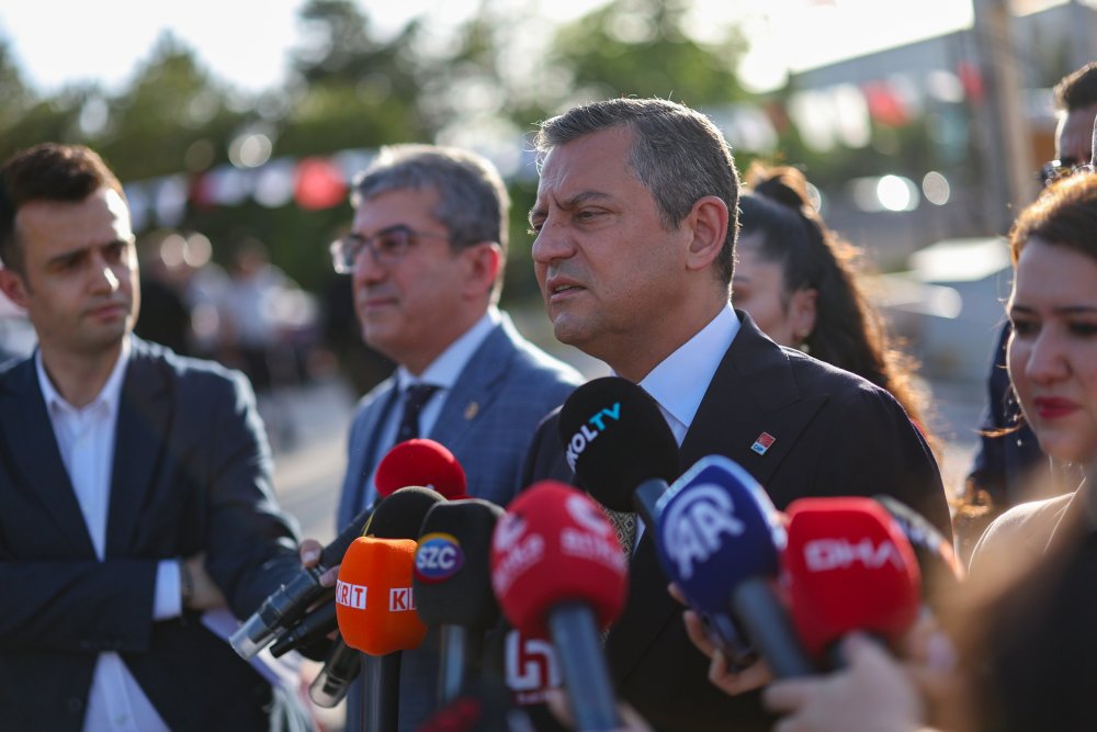 Özgür Özel'den AYM Başkanı Kadir Özkaya'yı ziyaret etti