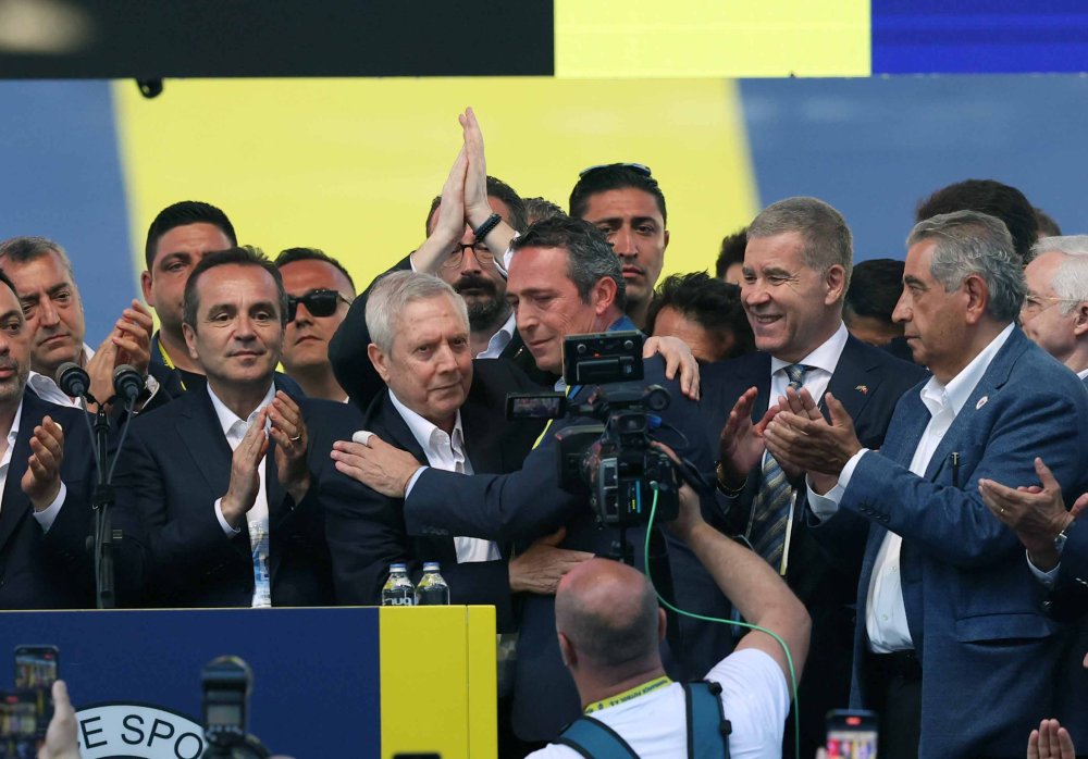 Aziz Yıldırım'dan Ali Koç'a şampiyonluk temennisi: İnşallah bu sene Fenerbahçe'yi şampiyon yapar
