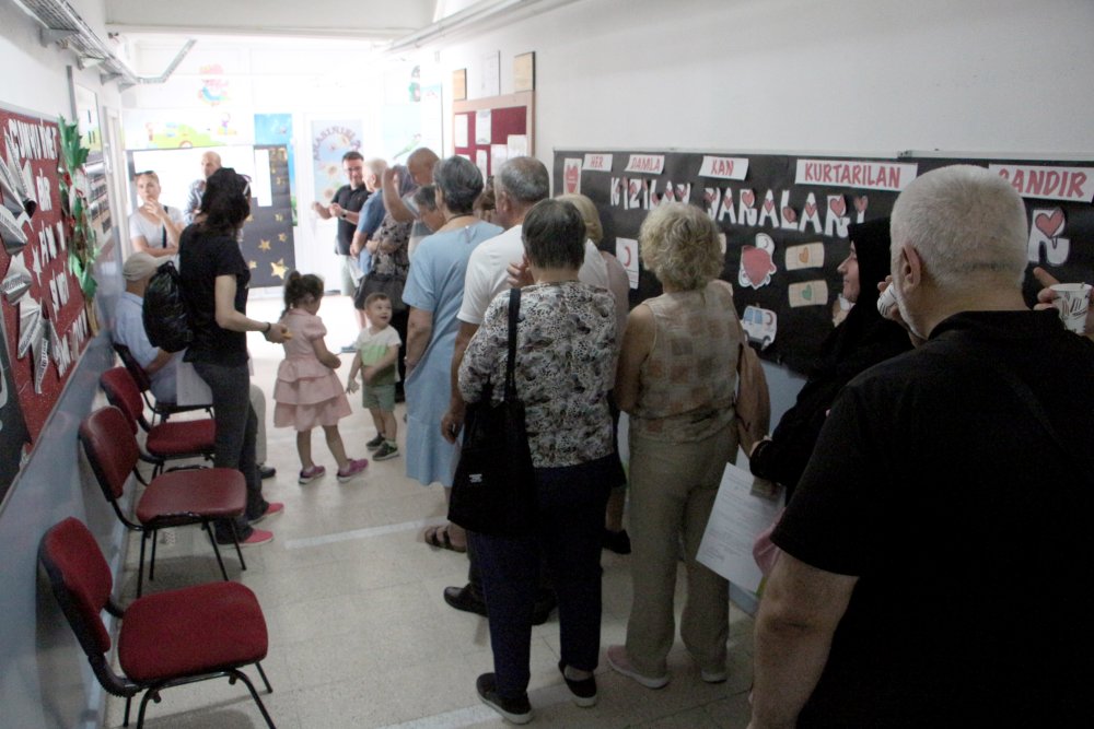Trakya'da yaşayan soydaşlar Bulgaristan seçimleri için sandık başında oyunu kullandı