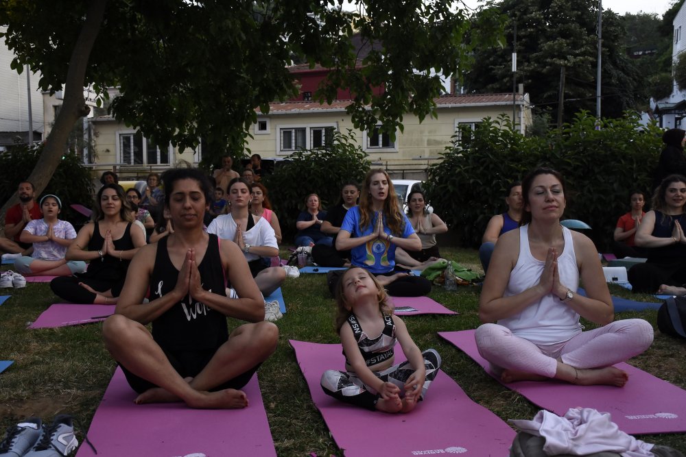Sarıyer'de 'Dünya Yoga Günü' etkinliği
