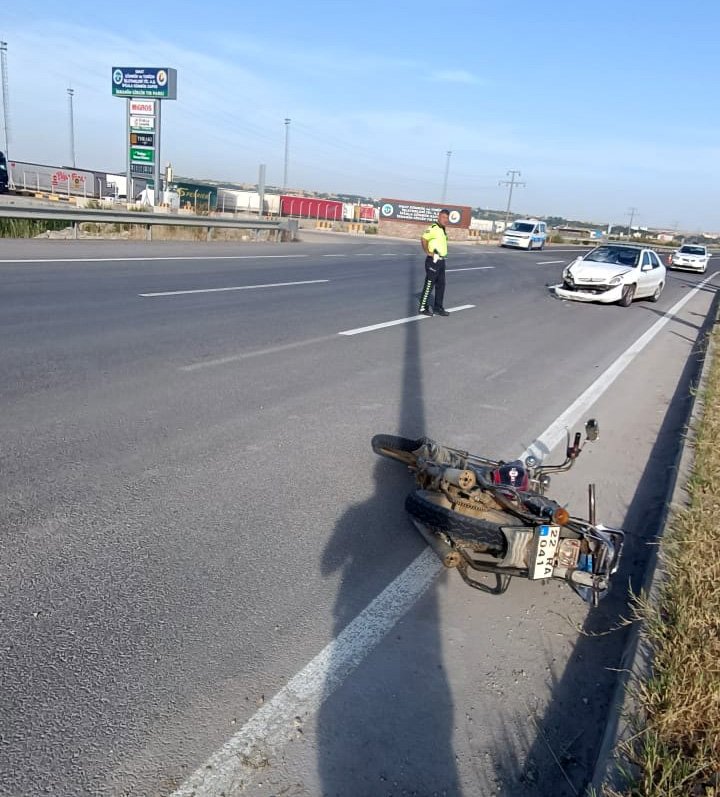 Edirne’de otomobilin çarptığı motosikletin sürücüsü öldü