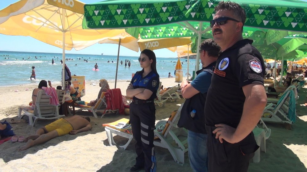 Sıcaktan bunalanlar Silivri'deki plajlara akın etti