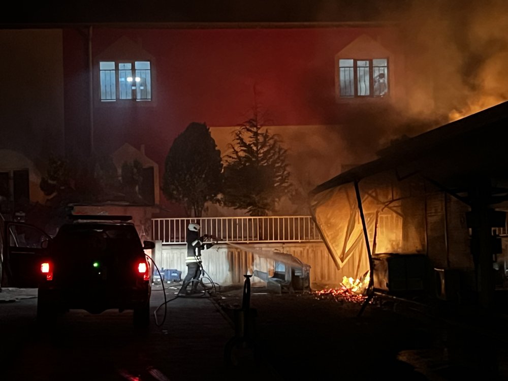 Kayseri'de 5 yaşındaki çocuğa taciz iddiası: Mahalleli sokağa döküldü, iş yerleri ateşe verildi