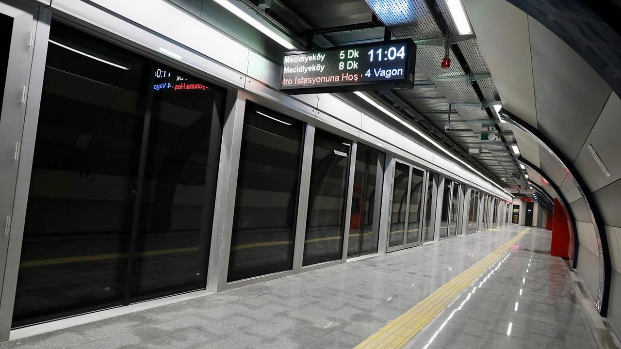 metro-istanbul-hafta-sonu-mitingleri-icin-seferleri-duzenlendi-gglj-001.webp
