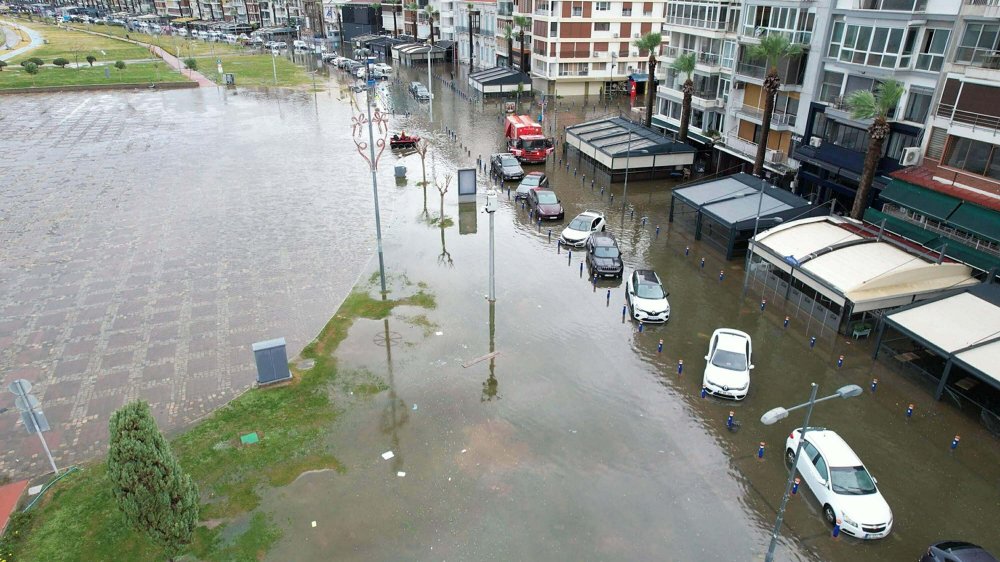 İzmir için felaket senaryosu! "Depremde deniz, kentin içine girecek"