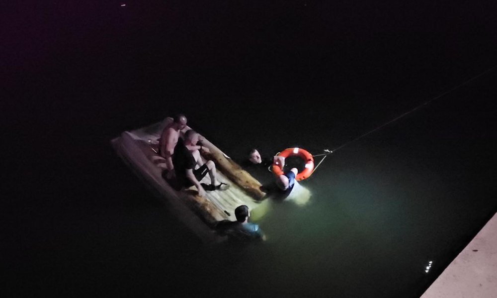 Meriç Nehri'nde tekne alabora oldu: 5 arkadaşı ekipler kurtardı