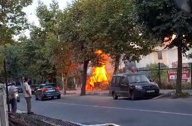İstanbul Avcılar’da baraka alev alev yandı
