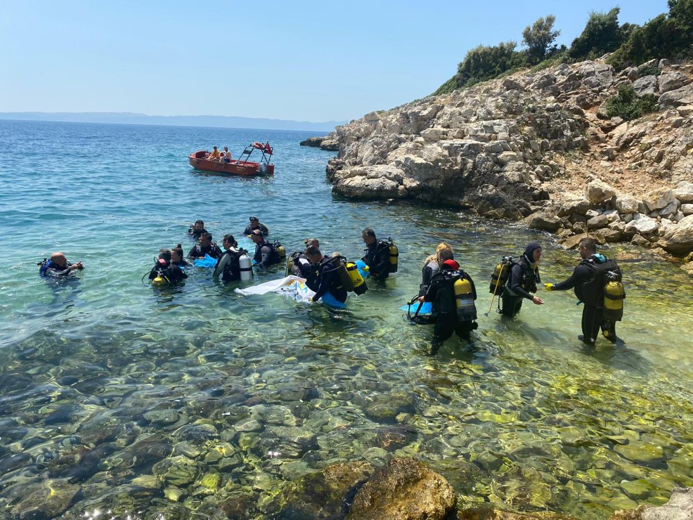 Su altı tutkunları Saros Körfezi'nde tarihe dalıyorlar