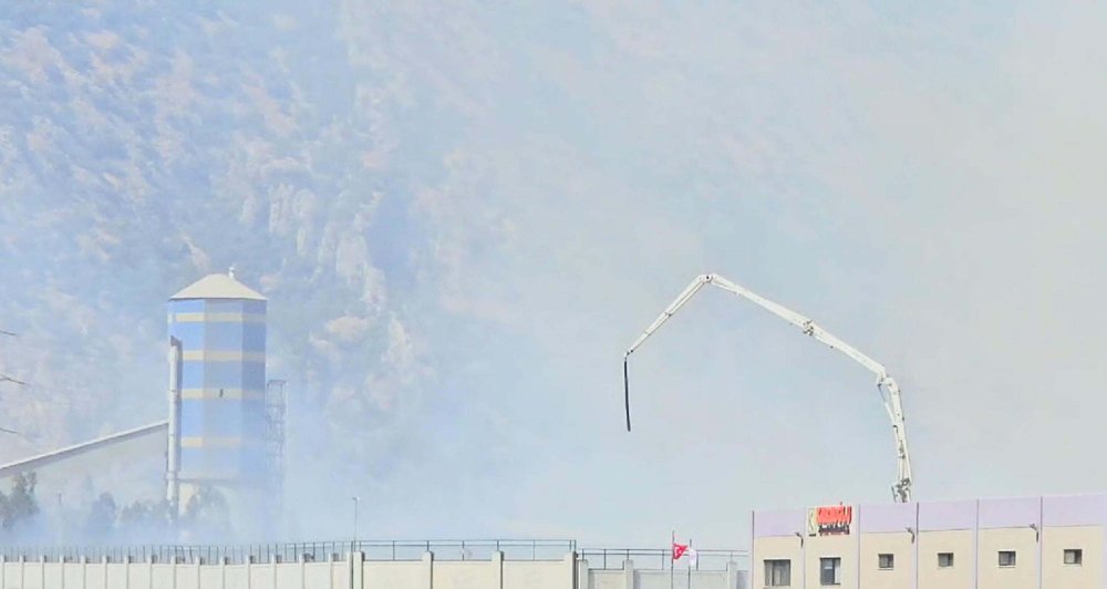 Aydın'da kağıt fabrikasındaki yangın 6'ncı günde kontrol altında